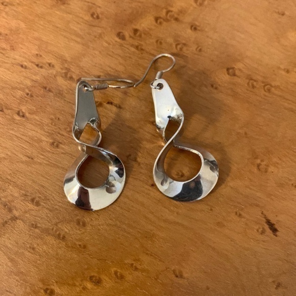 Silver twisty earrings